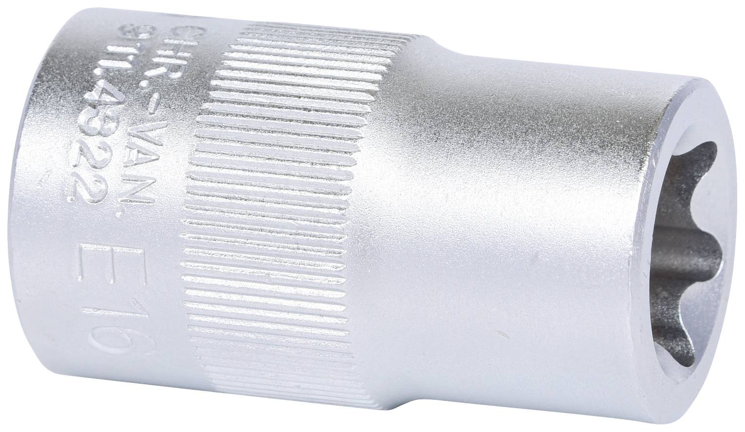 Ein silberner Steckschlüsselaufsatz mit der Gravur 'E16'. Der Aufsatz hat eine geriffelte Oberfläche für besseren Halt.