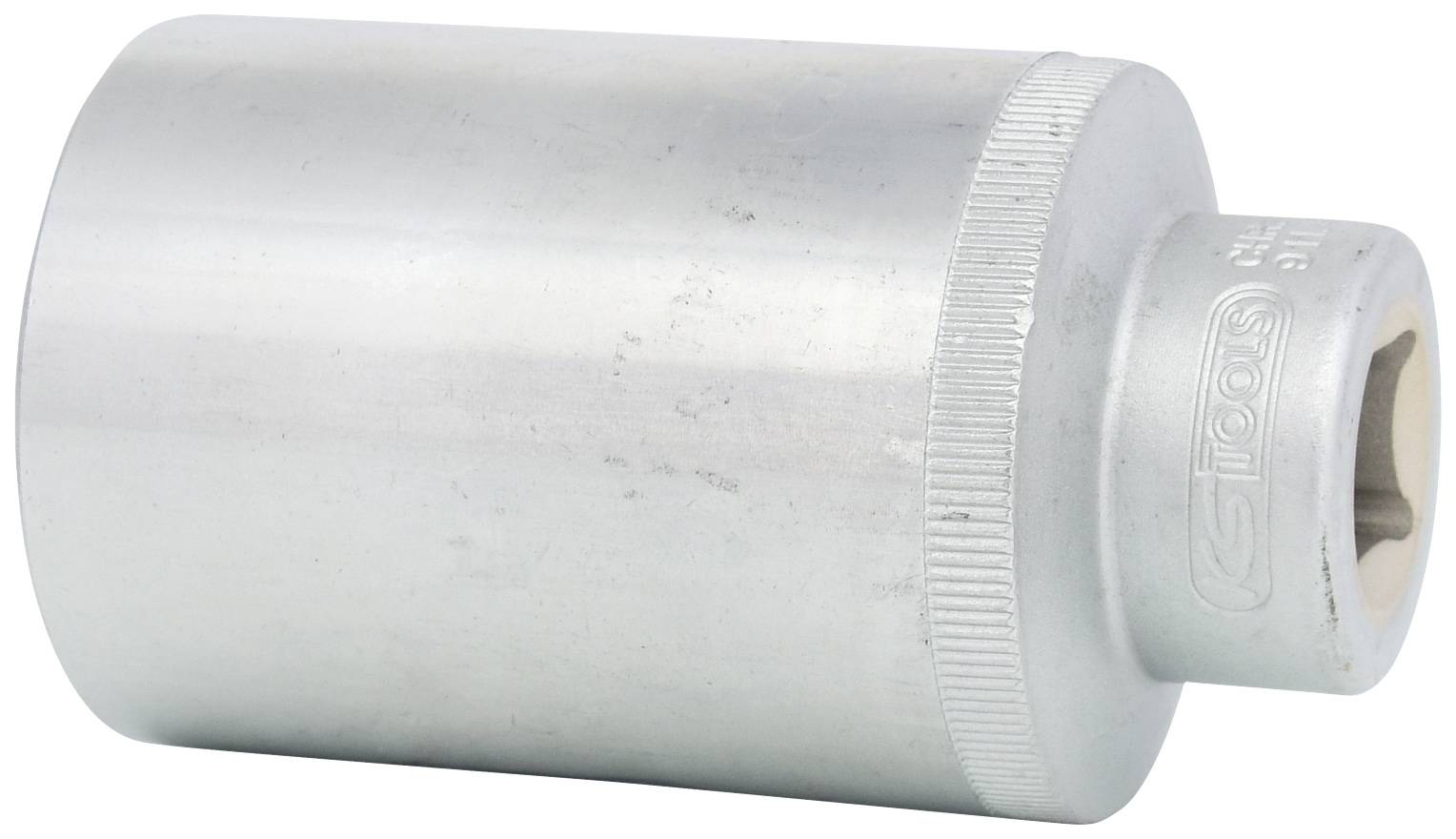 Eine silberne Stecknuss aus Metall, zylindrisch geformt, mit glatter Oberfläche und geriffelten Kanten für besseren Halt.