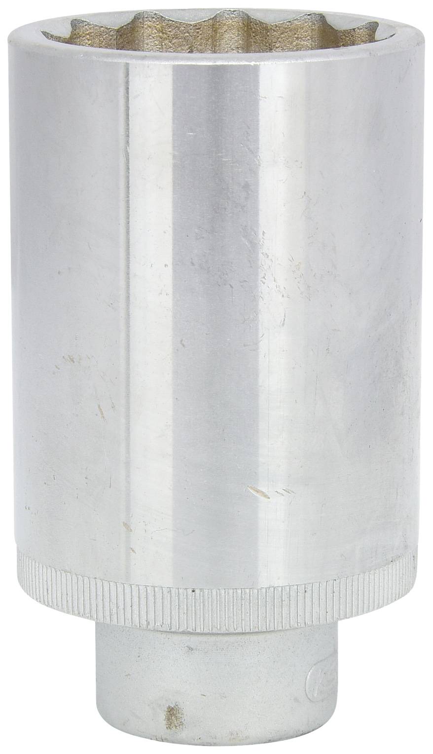 Eine silberne Stecknuss, zylindrisch geformt, hauptsächlich für den Einsatz mit Schraubenschlüsseln oder Ratschen.