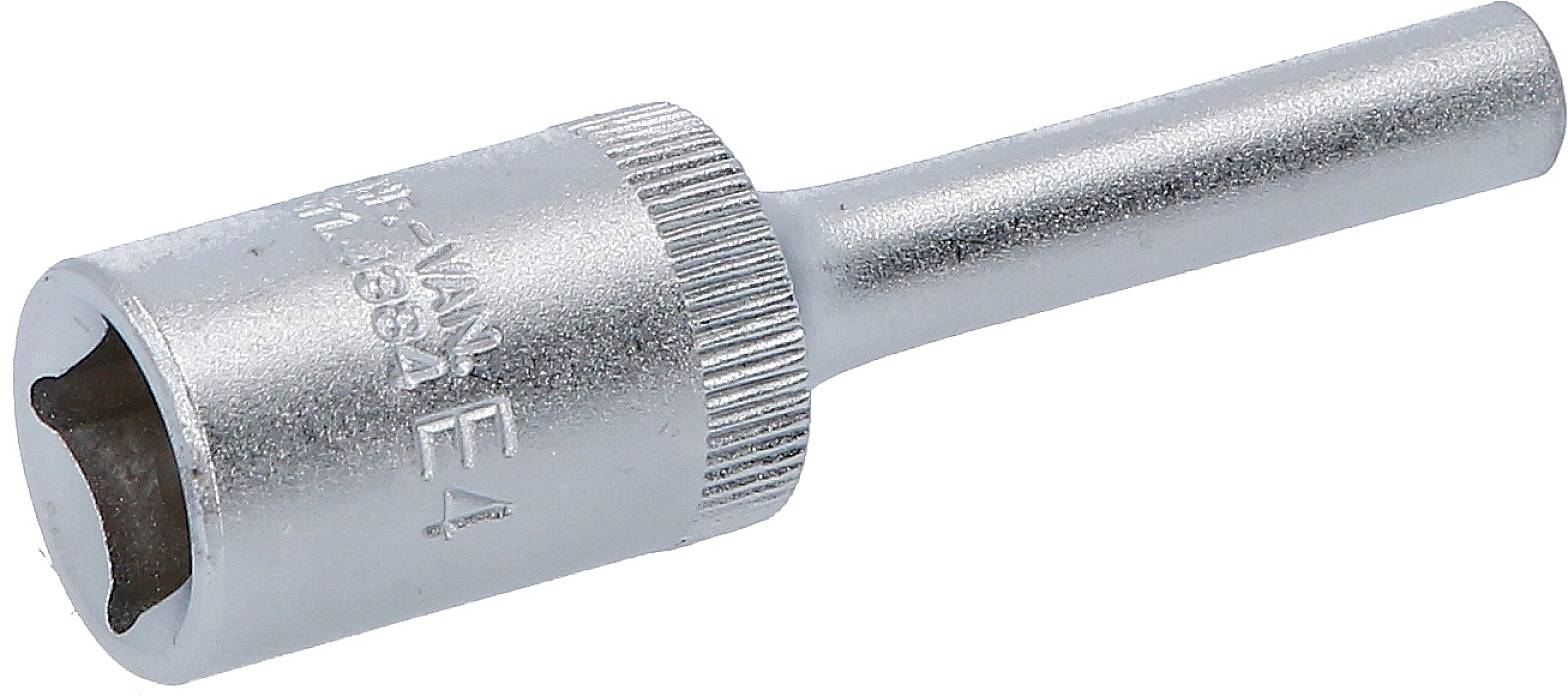 Ein silberfarbener Schraubenschlüsselaufsatz mit geriffelter Oberfläche mit der Prägung 'E4'. Geeignet für mechanische Arbeiten.