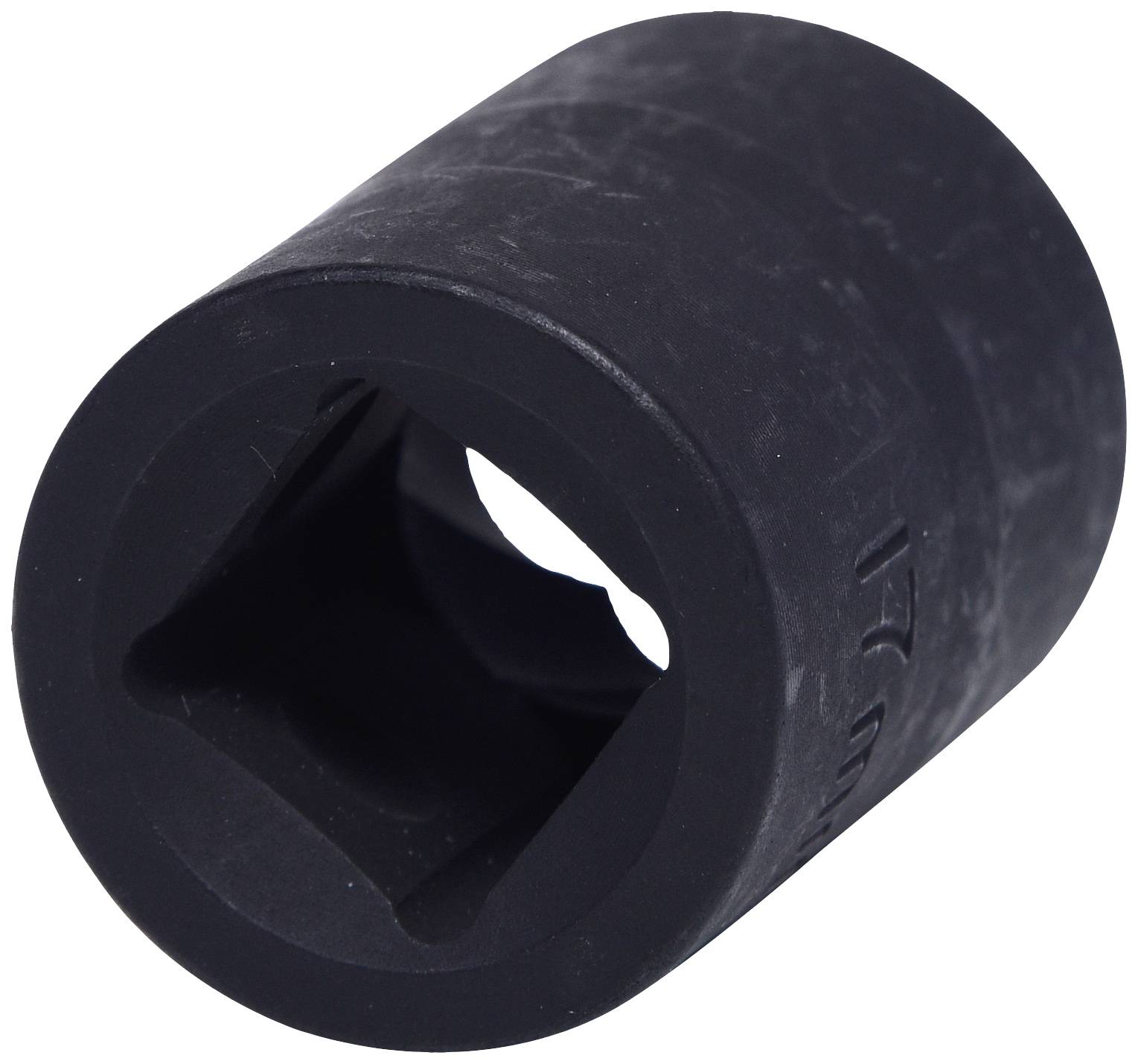 Ein schwarzes, zylindrisches Metallwerkzeug mit einer quadratischen Öffnung, vermutlich ein Steckschlüsselaufsatz.