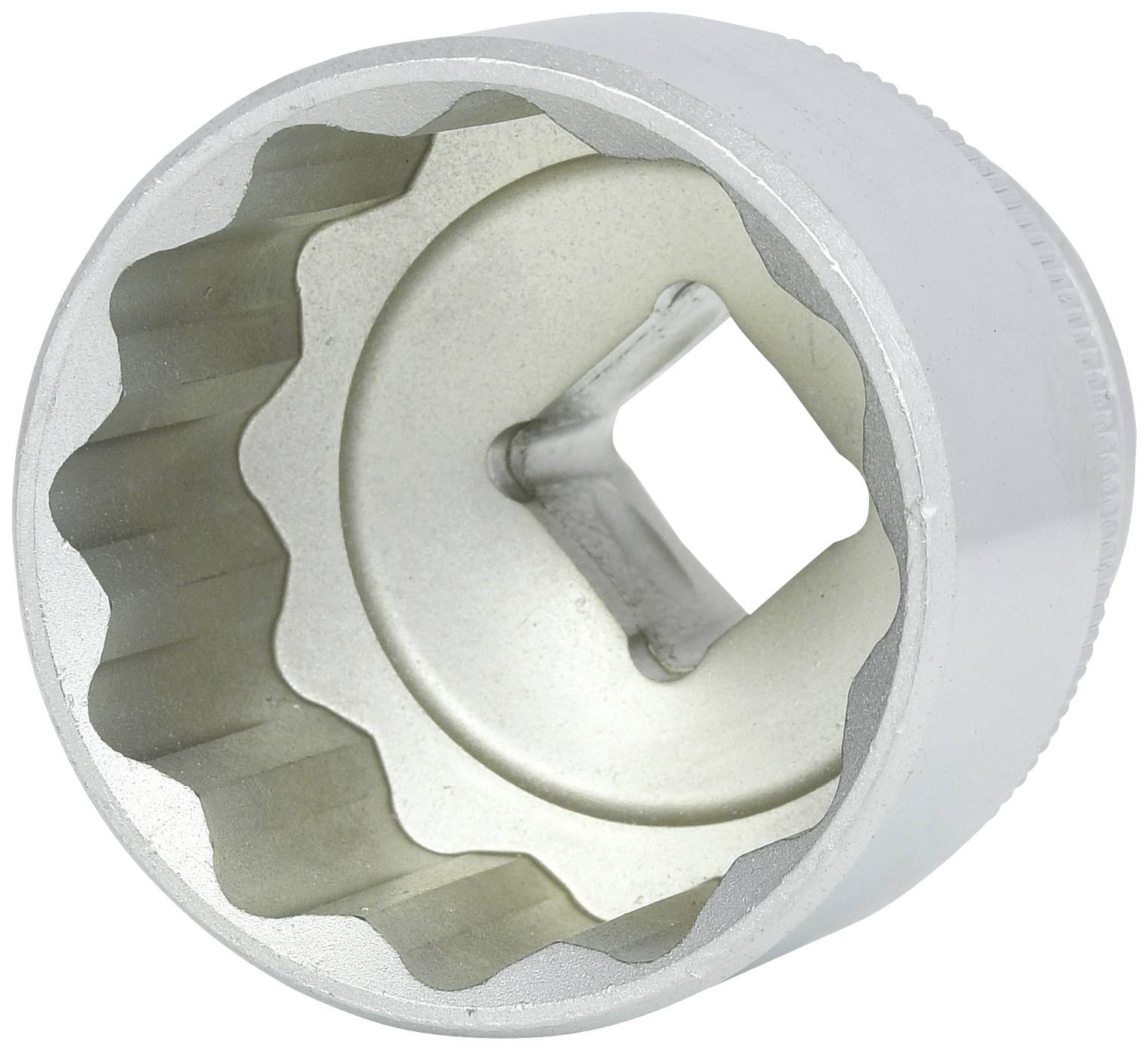 Ein silberfarbener Steckschlüsseleinsatz mit geschwungener Verzahnung, der zum Lösen und Festziehen von Muttern oder Schrauben verwendet wird.