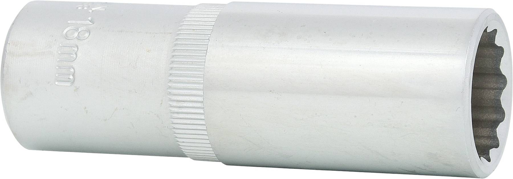 Ein silberfarbener Steckschlüssel mit einer 18 mm Markierung, geeignet für mechanische Anwendungen oder zum Lösen von Schrauben.