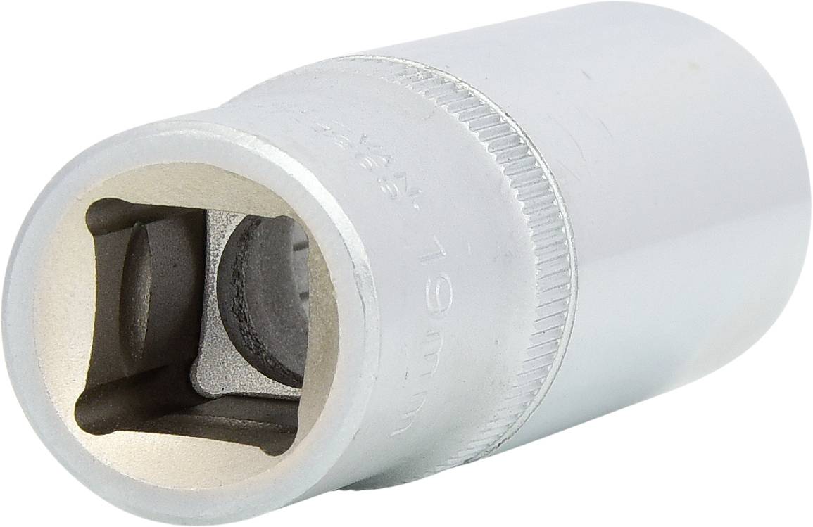 Ein silberner Steckschlüssel, auch bekannt als Nuss, mit 19 mm Durchmesser; dient zum Lösen und Anziehen von Schrauben.