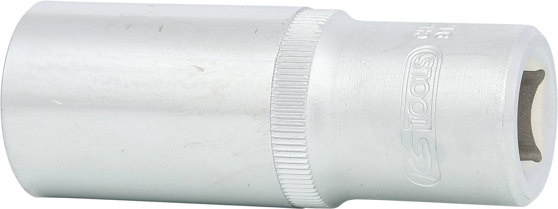 Eine silberne Stecknuss mit gerändeltem Griff, geeignet zum Festziehen von Schrauben und Muttern in mechanischen Anwendungen.