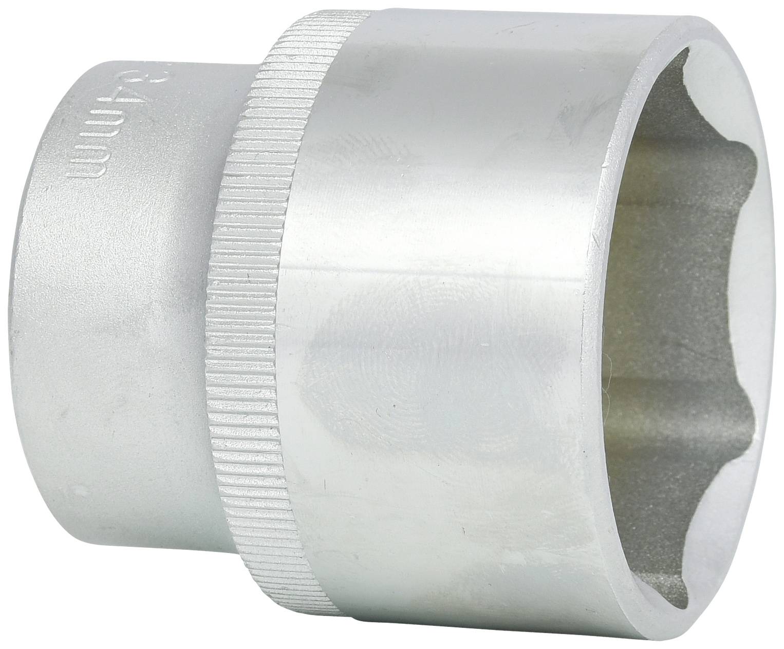 Ein silbernes Steckschlüsselwerkzeug mit der Gravur '24 mm' auf der Seite, verwendet für die Montage und Demontage von Schrauben und Muttern.