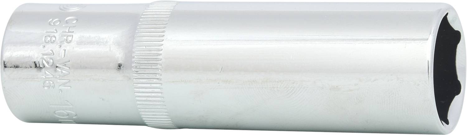 Zylindrische Stecknuss aus Metall mit geriffeltem Griffende, auf dem die Größe '18' und '19' eingeprägt ist. Sie dient zur Befestigung.