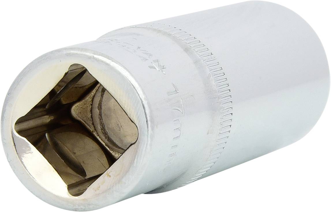 Silberne Sechskant-Kraftstecknuss mit spiegelnder Oberfläche, geeignet für den Einsatz mit Schlagschraubern.