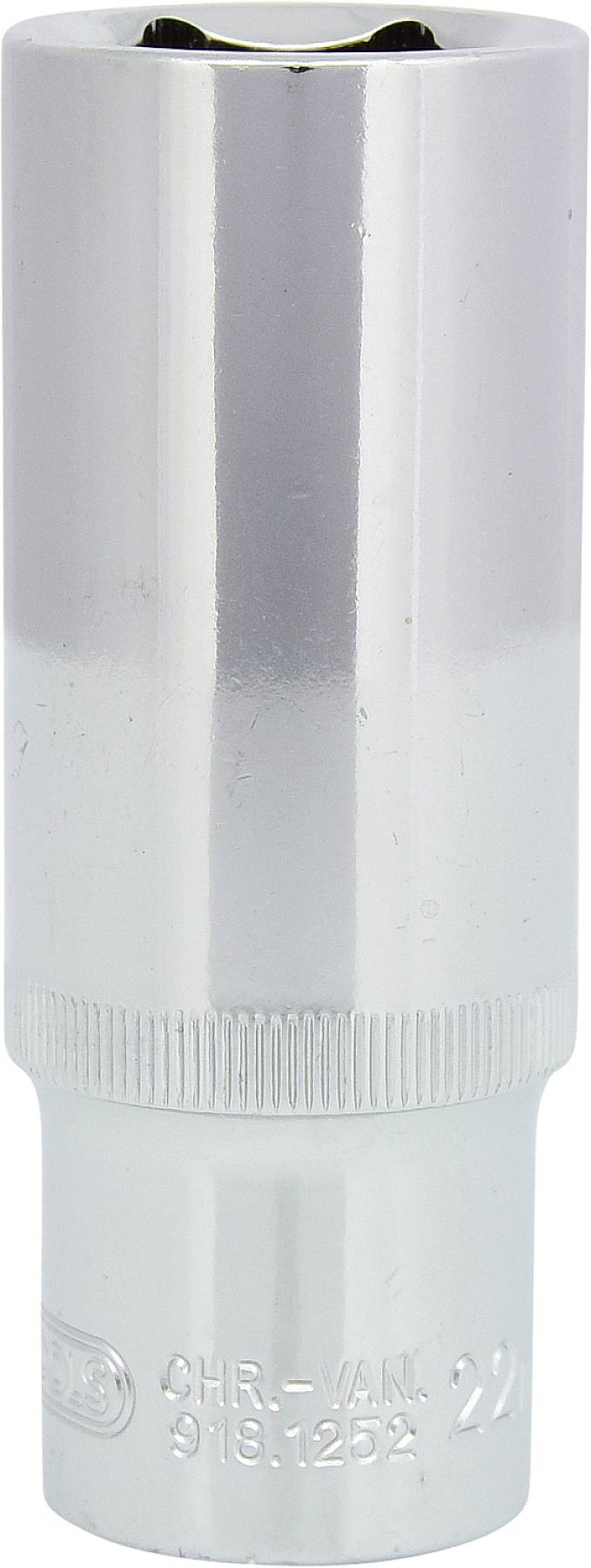 Ein silberner Steckschlüsseleinsatz, zylindrisch geformt, mit gerändeltem Griffbereich, geeignet für die Verwendung mit einem Schraubenschlüssel.