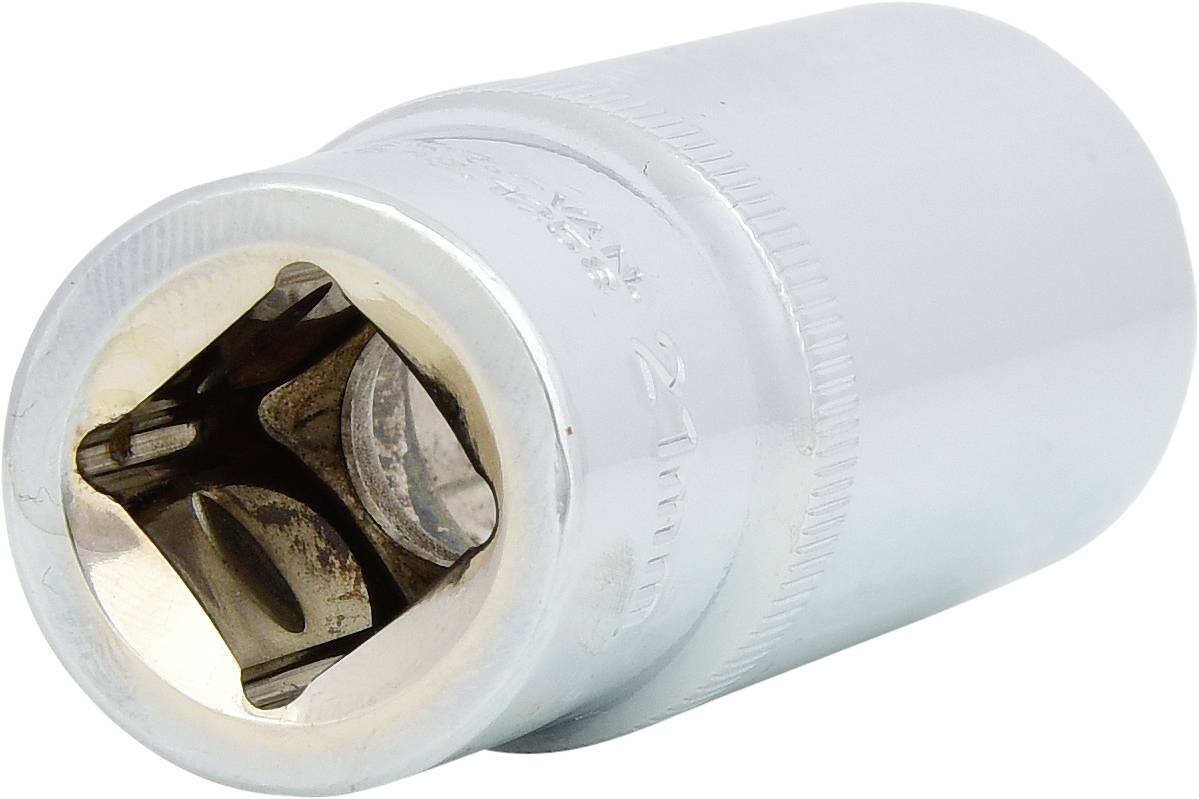 Metallische Steckschlüssel-Kappe mit sechseckiger Öffnung, verchromt, zeigt die Größe 21 mm.