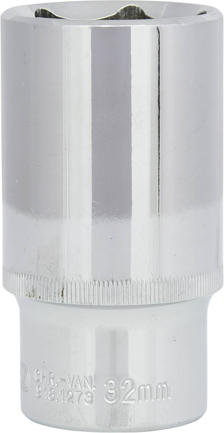 Verchromte Sechskant-Stecknuss mit 32 mm Durchmesser. Verwendet zum Anziehen oder Lösen von Muttern und Schrauben mit Ratsche.