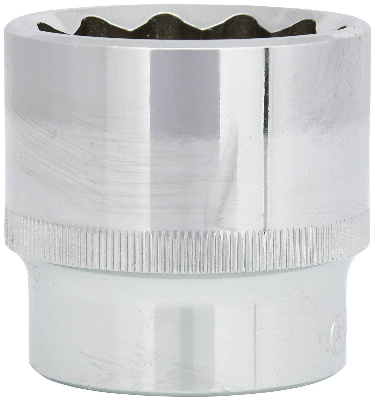 Ein silberner Steckschlüsseleinsatz mit geriffelter Kante, für Schraubenmuttern geeignet, vor einem neutralen Hintergrund.