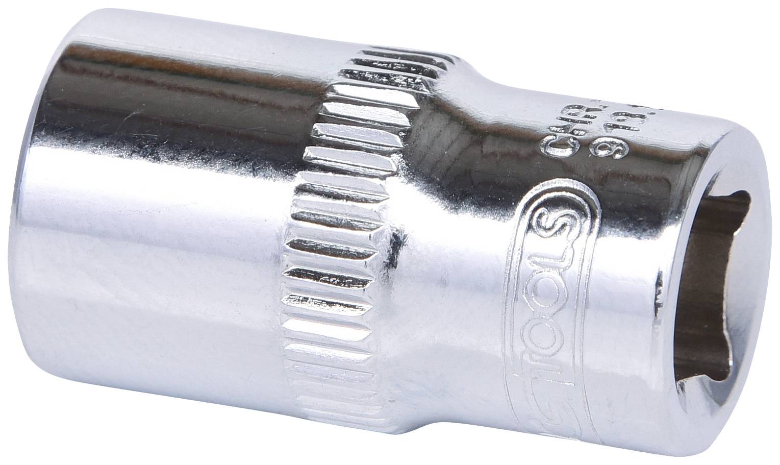 Eine silberne Stecknuss aus Metall mit geriffelter Oberfläche und geprägtem Text auf der Seite. Verwendet zur Befestigung von Schraubköpfen.