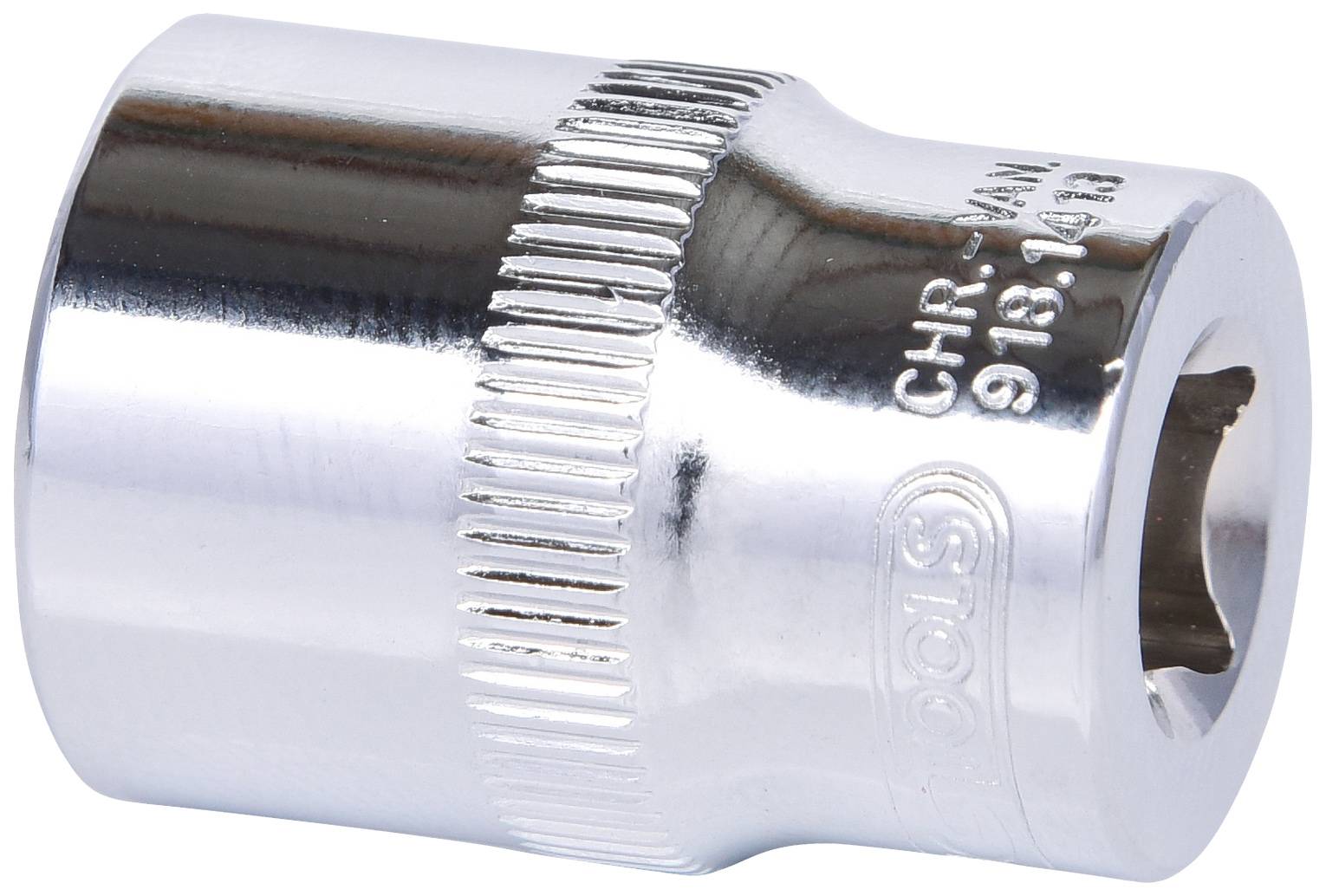 Metallische Stecknuss mit glatter und geriffelter Oberfläche, verwendet für Ratschen oder Steckschlüssel.