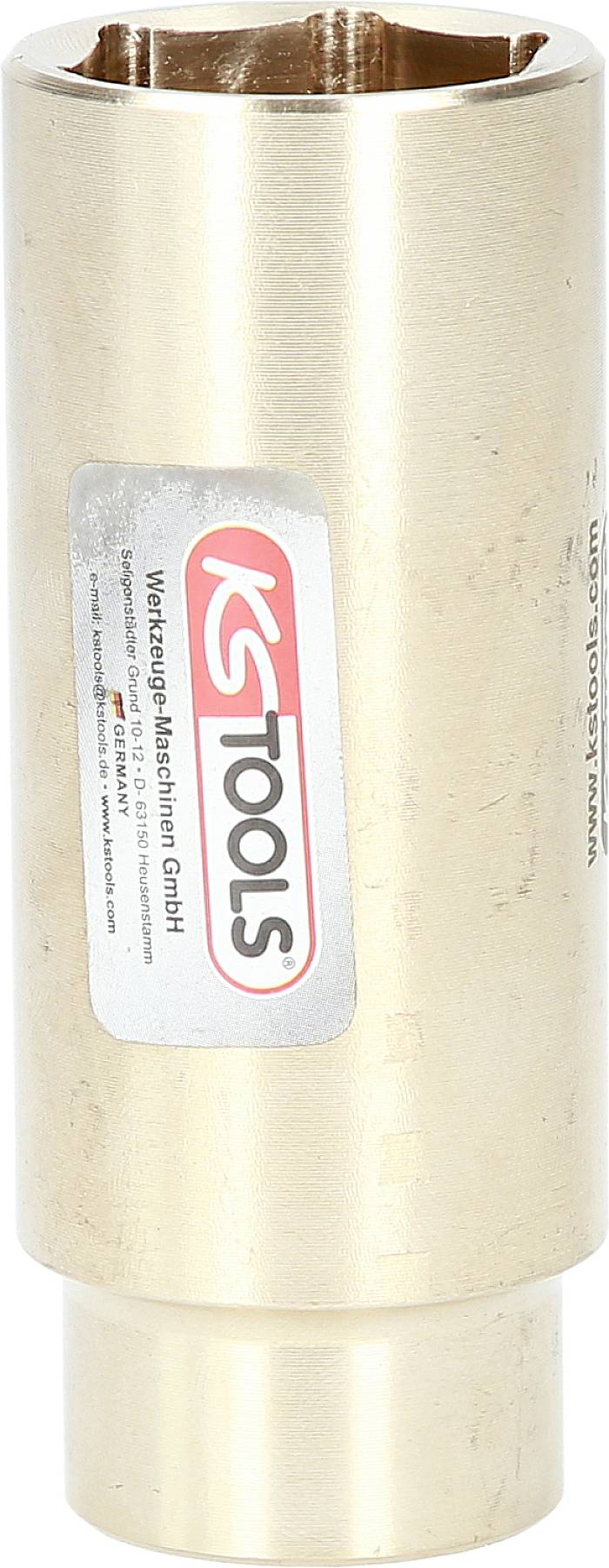 Ein zylindrischer Steckschlüssel von KS Tools aus Messing, verwendet für spezielle Anwendungen, um Funken zu vermeiden.