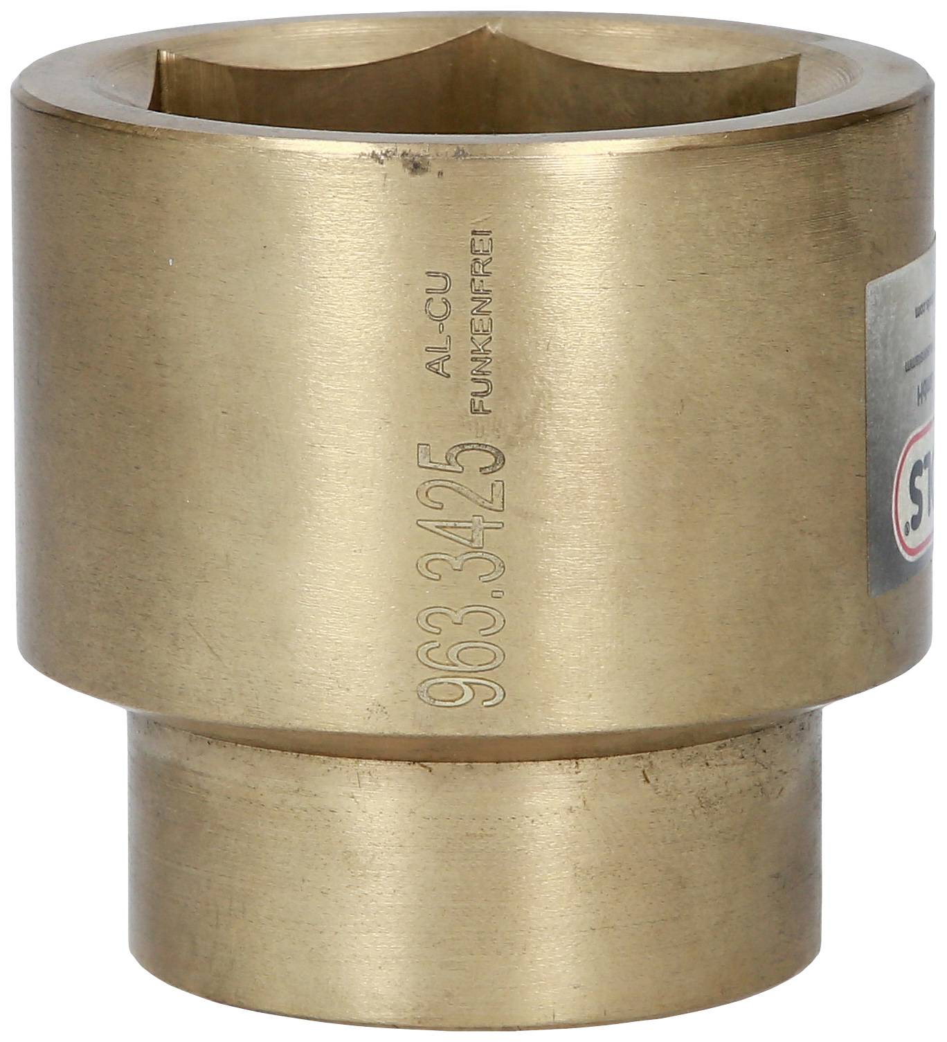 Ein bronzener Adapter mit der Aufschrift '903.3425 Al-Cu Funkenfrei'. Zubehörteil für Schraubarbeiten in explosionsgeschützten Bereichen.