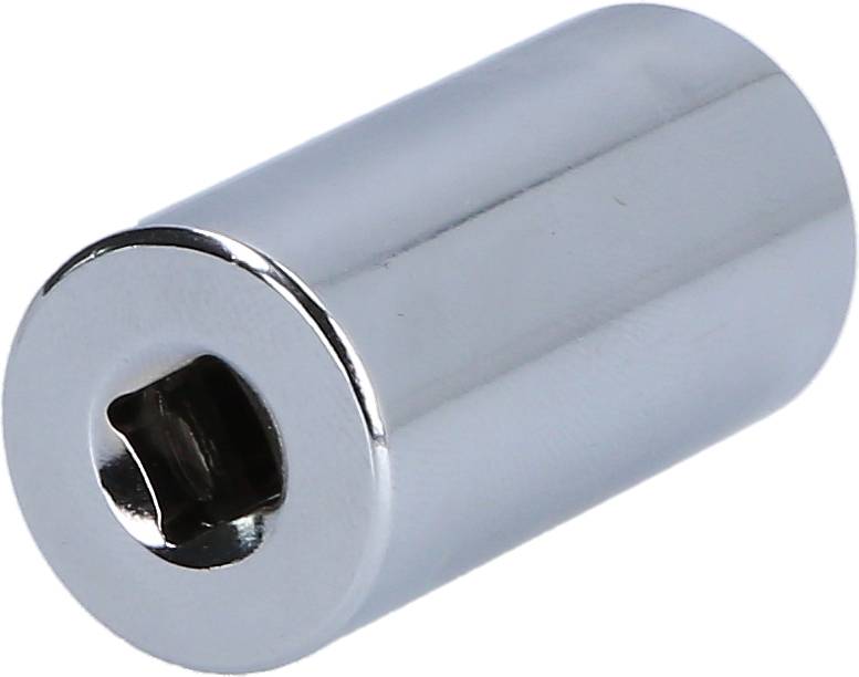 Ein silberner, zylindrischer Metalladapter mit quadratischer Öffnung, vermutlich für den Anschluss oder die Verlängerung von Werkzeugen.