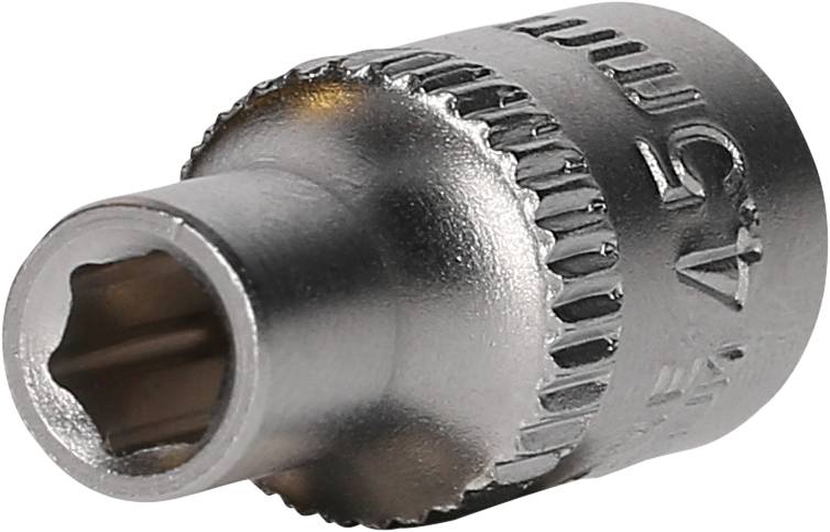 Metallischer Schraubaufsatz mit sechseckiger Öffnung, verwendet für Schraubenschlüssel oder Ratschen, Größe und Typ aufgedruckt.