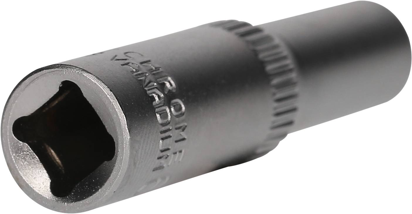 Eine Stecknuss aus Chrom-Vanadium mit vierkantigem Innenprofil, für die Verwendung mit Ratschen oder Steckschlüsseln geeignet.