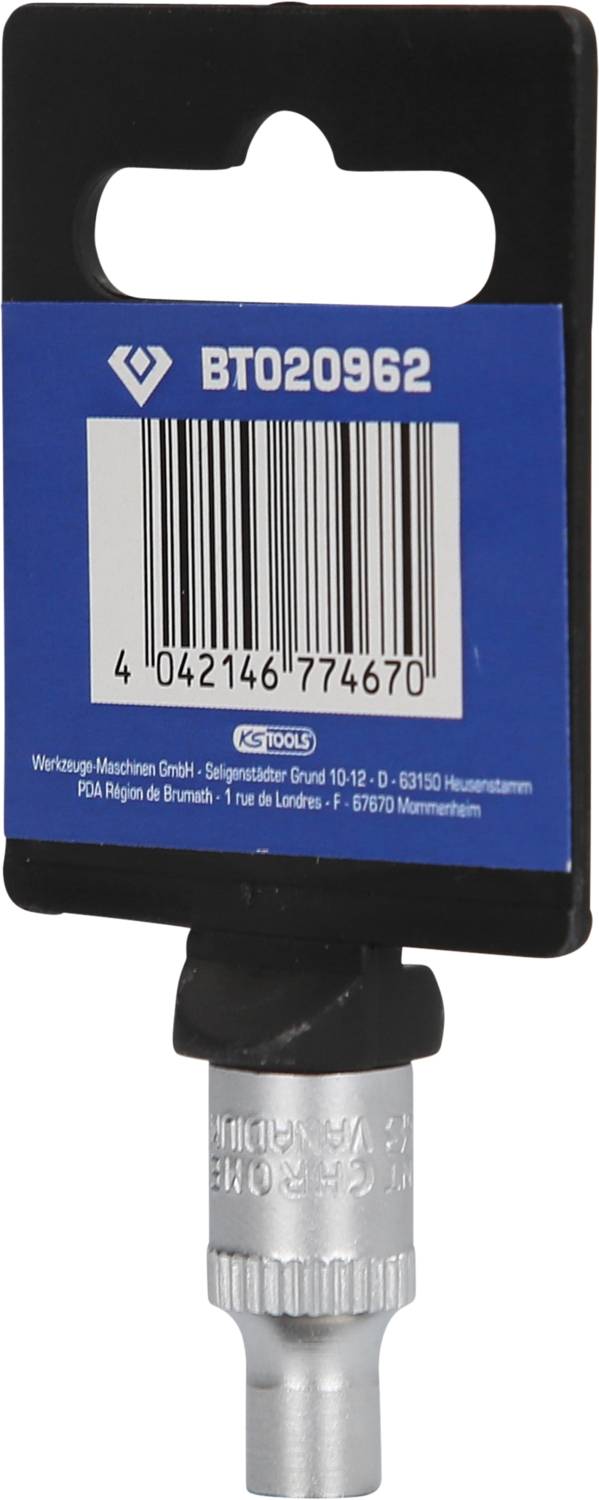 Bohreraufsatz mit Verpackung. Produktcode BT020962. Barcode darunter. Silberner Aufsatz im schwarzen Halter.