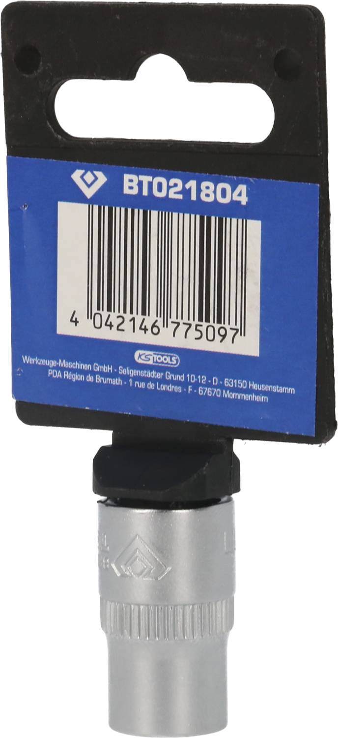 Ein silberner Steckschlüsselaufsatz mit schwarzer Halterung, Produktcode 'BT021804', Barcode 042146 75097.