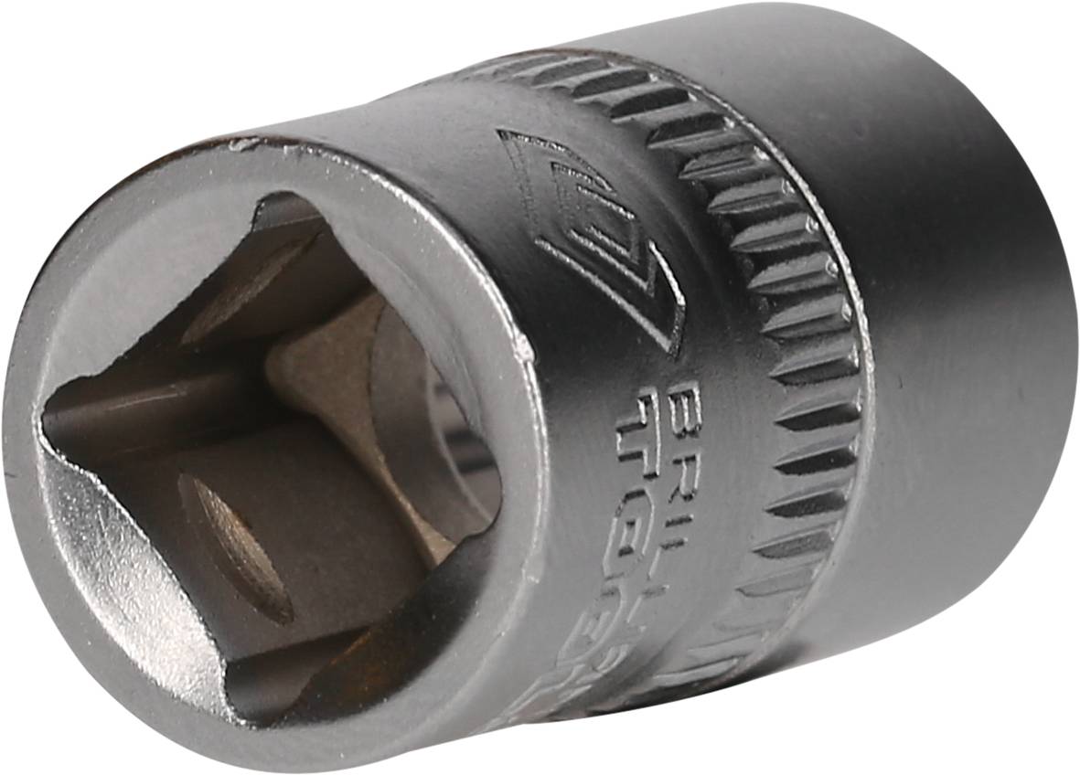 Nahaufnahme eines silbernen Steckschlüsseleinsatzes mit gezackter Kante und quadratischer Öffnung.