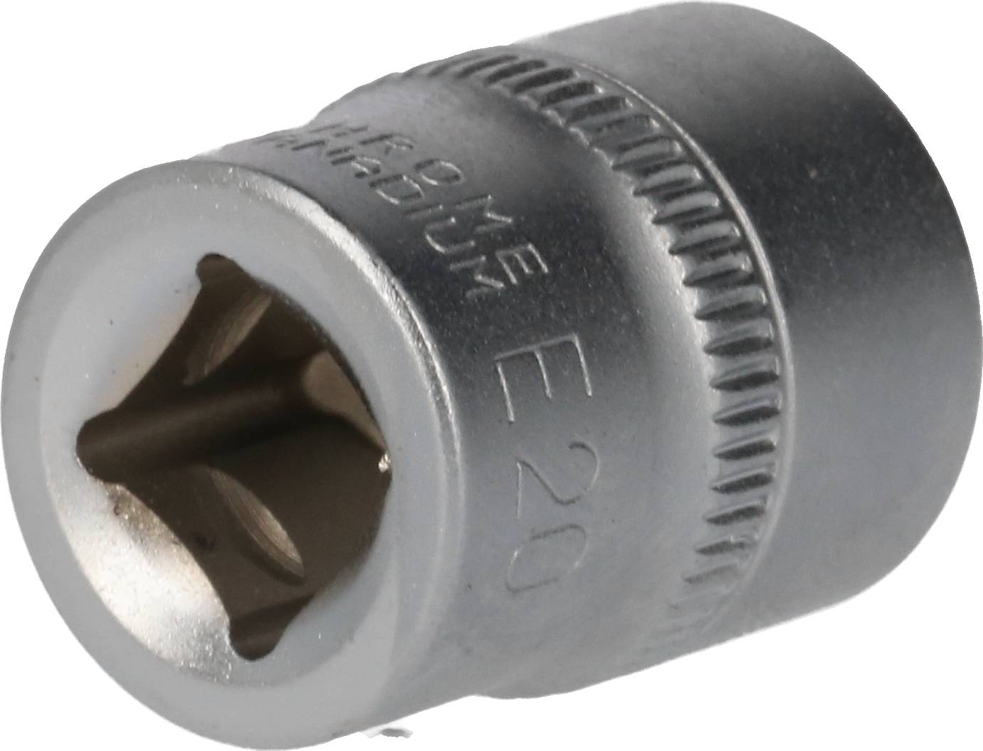 Sechskant-Steckschlüsseleinsatz aus Metall, markiert mit 'E20', zur Verwendung mit einem Steckschlüssel für mechanische Arbeiten.