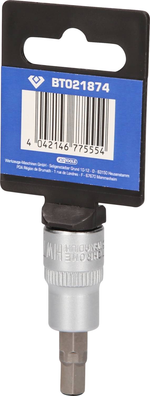 Ein silberner Bithalter mit blauem Etikett, Artikelnr. BT021874. Geeignet für Sechskantbits, Herstellerinformationen auf Etikett.