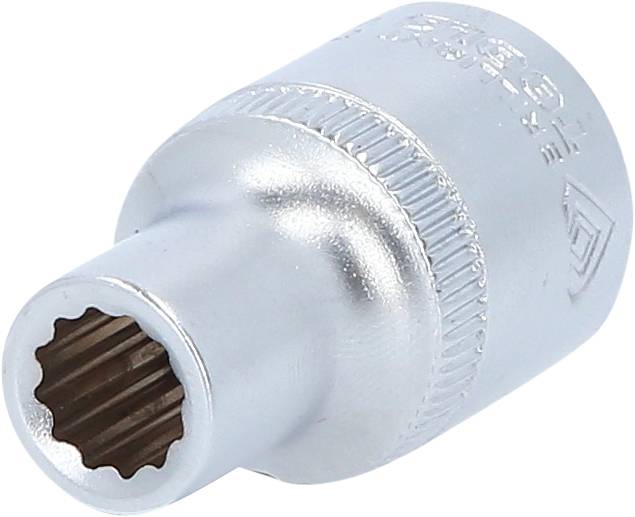 Ein silberner Vielzahnnussaufsatz mit geriffelter Struktur für besseren Halt, verwendet für Schraub- und Mechanikarbeiten.