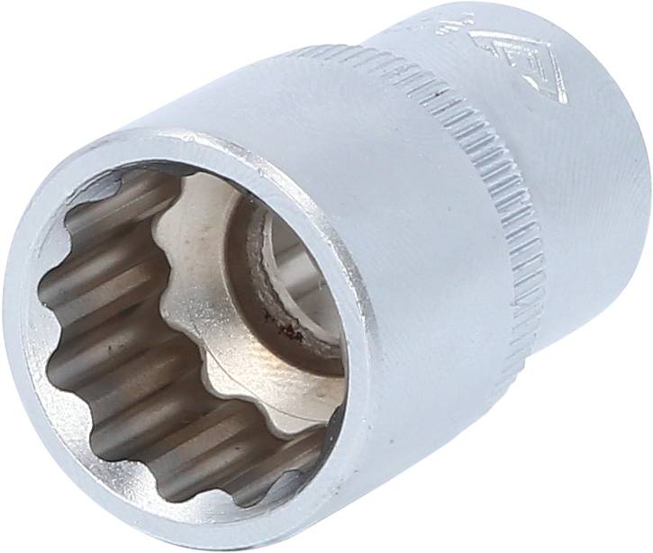 Metallische Stecknuss, zylindrisch, mit geriffelter Oberfläche zur besseren Griffigkeit. Verwendet für Schraubarbeiten mit Ratschenwerkzeugen.