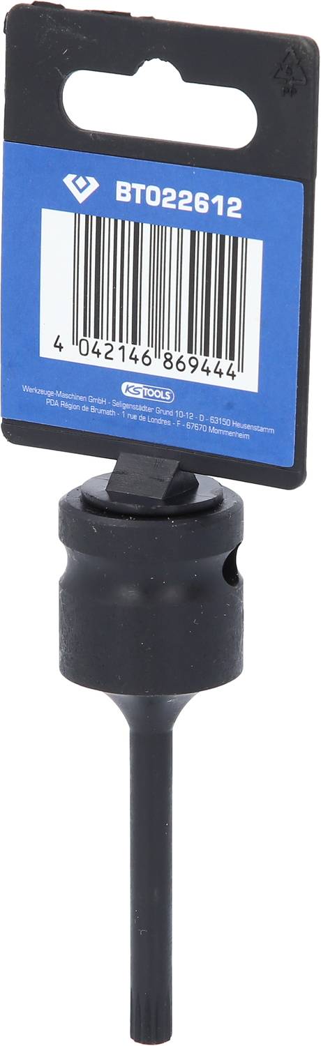 Eine schwarze Bohradapterhalterung mit einer blauen Verpackungskarte darüber, darauf ein Barcode und die Nummer 'BT022612'.