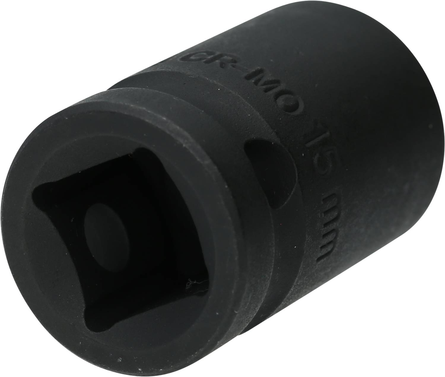 Ein schwarzer Steckschlüsseleinsatz aus Metall mit '15 mm' auf der Seite graviert.