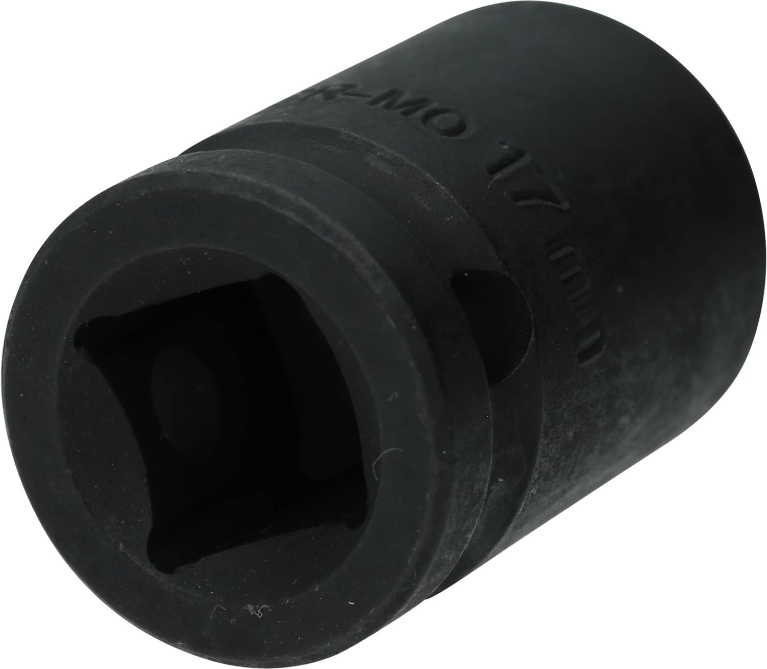 Schwarze Sechskantnuss aus Metall, verwendet für Schraubarbeiten. Zeigt Größe und Form, passend für Werkzeugsätze oder Reparaturarbeiten.