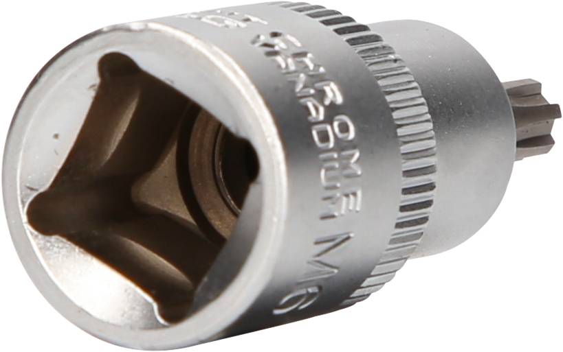 Metallischer Steckschlüsseleinsatz mit geriffelter Oberfläche und quadratischer Öffnung, verwendet für Schraubverbindungen.
