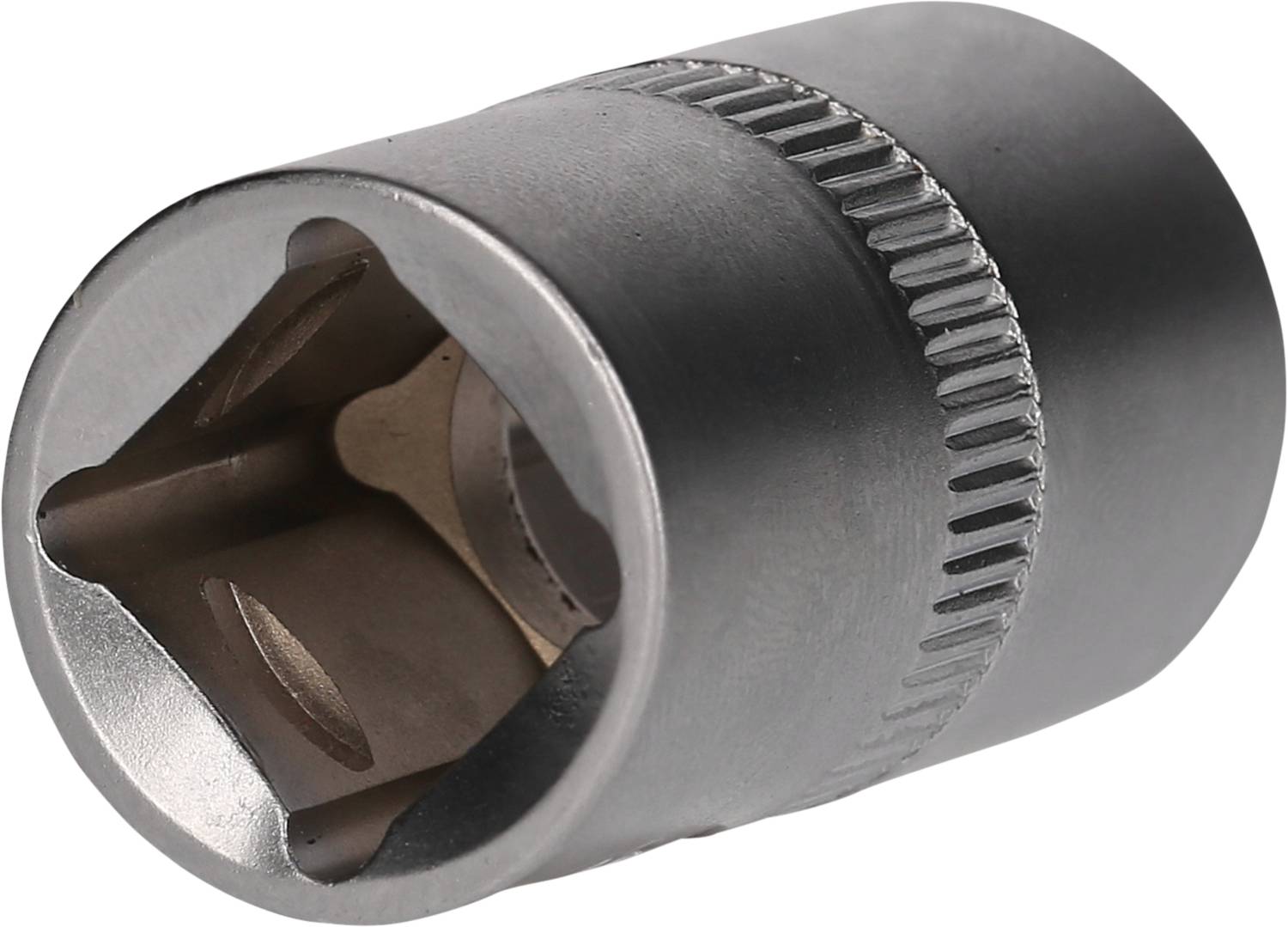 Stecknuss für eine Ratsche, metallisch und zylindrisch, mit geriffeltem Griff für besseren Halt.