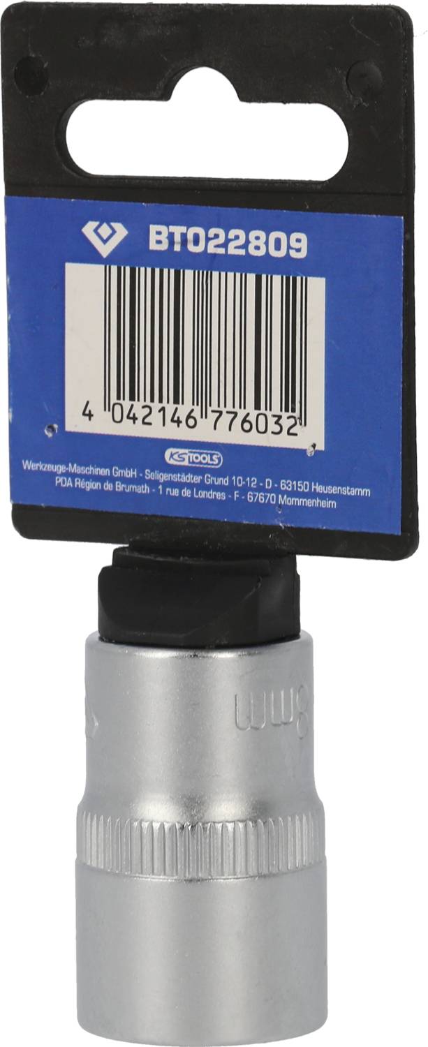 Metalladapter mit blauem Kunststoffanhänger. Darauf befindet sich ein Barcode und die Aufschrift 'BT022809'.