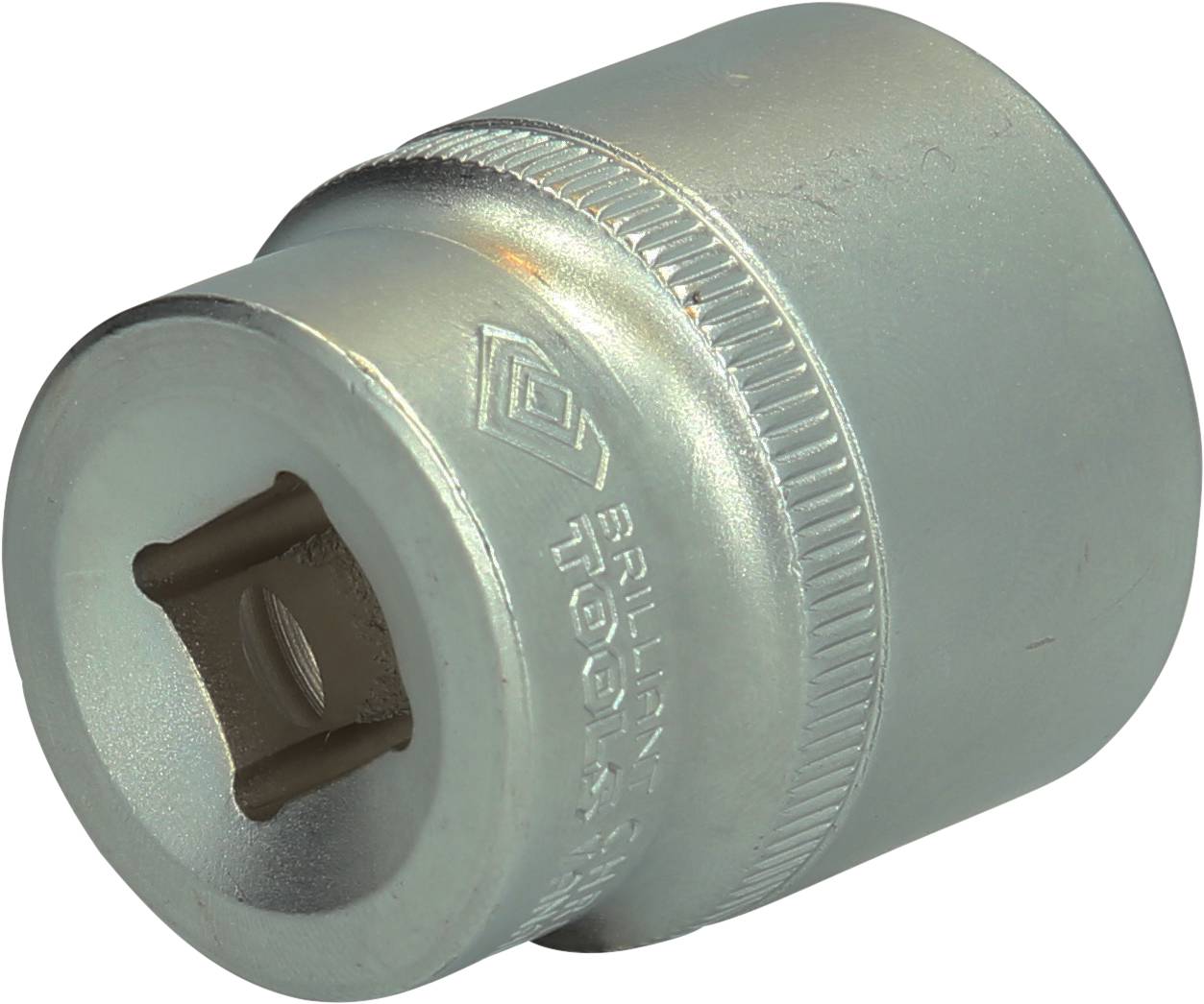 Metall-Steckschlüssel, zylindrische Form, zeigt einen quadratischen Innenraum zum Einsetzen in einen Schraubendreher oder Ratsche.