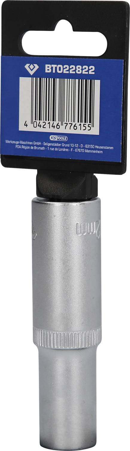 Metallschlüssel mit blauem Etikett und der Nummer 'BT022882'. Das Werkzeug wird in einer Verpackung präsentiert, bereit zum Verkauf.