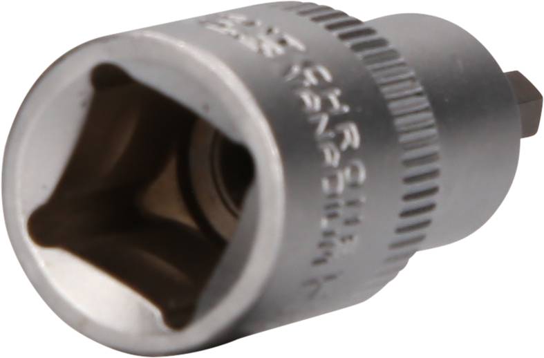 Metallischer Steckschlüssel-Aufsatz in Nahaufnahme, zylindrische Form mit Riffelung und quadratischer Öffnung. Geeignet für Schrauben.