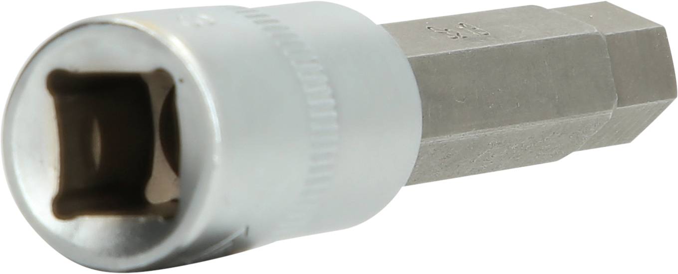 Sechskant-Steckschlüssel-Bit aus Metall mit silbernem Kopf und rechteckiger Aufnahme. Hauptsächlich für mechanische Arbeiten verwendet.