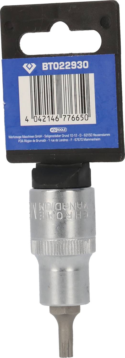 Ein Schraubendreher-Einsatz in der Verpackung. Der Griff ist aus Metall, der Einsatz ist ein Torx, auf der Verpackung steht 'BT022930'.