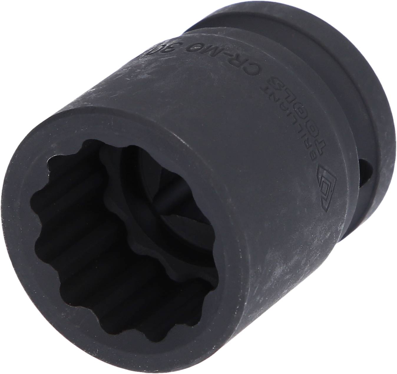Großer dunkelgrauer Steckschlüsselaufsatz für Kraftfahrzeuganwendungen, mit tiefen inneren Rillen zur Befestigung an einer Mutter.