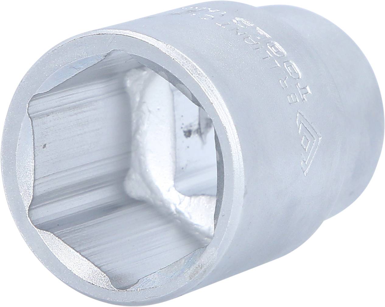 Ein silberner Steckschlüssel, Sechskantform, für das Anziehen oder Lösen von Bolzen und Muttern, verwendet im Bau- oder Heimwerkerbereich.