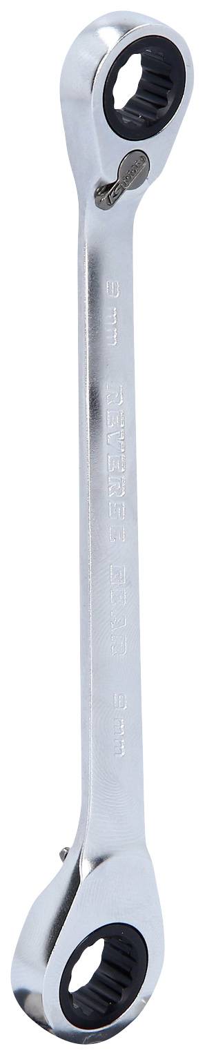 Ein silberner Ringratschen-Schlüssel mit zwei Enden, jeweils mit unterschiedlichen Größen. Verwendet zur Befestigung von Muttern oder Schrauben.