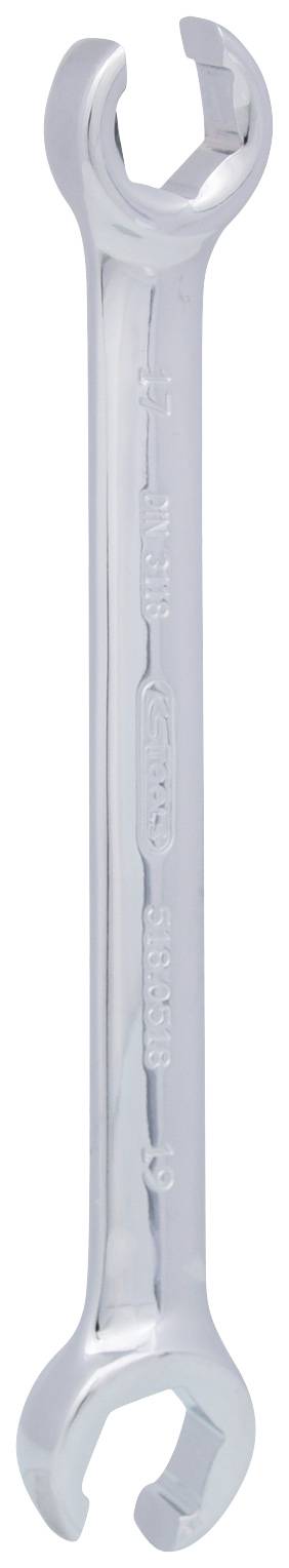 Ein verstellbarer Schraubenschlüssel aus Metall mit einer offenen und einer geschlossenen Maulseite, auf weiße Fläche gelegt.