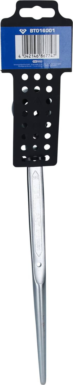 Ein silberner Metallspieß mit schwarzem Halter, auf dem drei Reihen Löcher zu sehen sind, hängt senkrecht an einer blauen Verpackung.