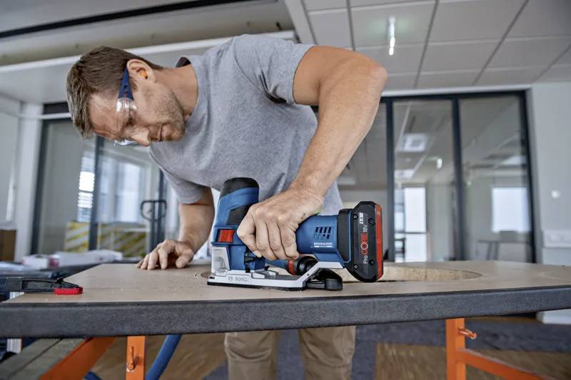 Bosch Professional GST 18V-155 SC Akku-Stichsäge 06015B0002 18V