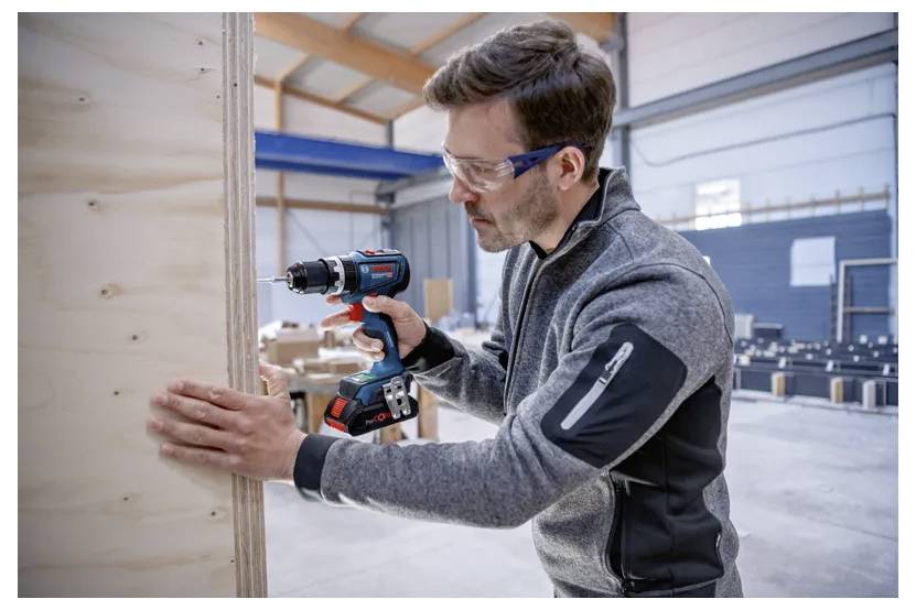 Bosch Professional GSB 18V-90 C -Akku-Schlagbohrschrauber bürstenlos, inkl. Bluetooth Modul, inkl. 2. Akku, inkl. Ladegerät, inkl. Koffer