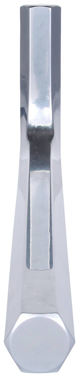 Ein silbernes Schmiedewerkzeug, das wie ein großer Meißel aussieht, mit einer breiten, abgeflachten Spitze und einem langen Griff.