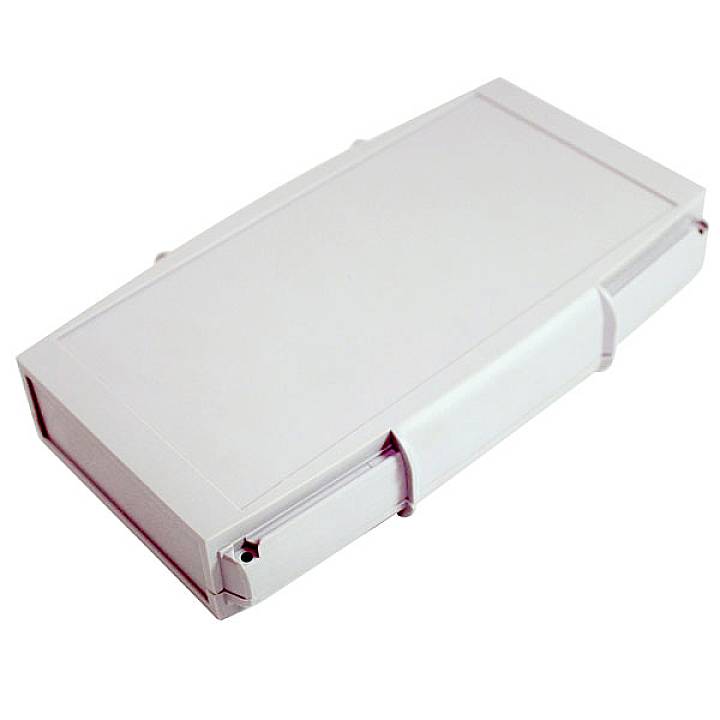 Weiße, rechteckige Plastikbox mit abnehmbarer, verschließbarer Abdeckung. Sie wird häufig zur Aufbewahrung oder zum Schutz verwendet.